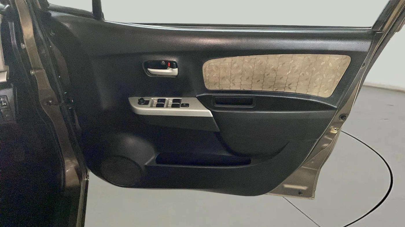 2013 Maruti Wagon R 1.0 VXI, Petrol, Manual, 87,459 km, Driver Side Door Panels Control