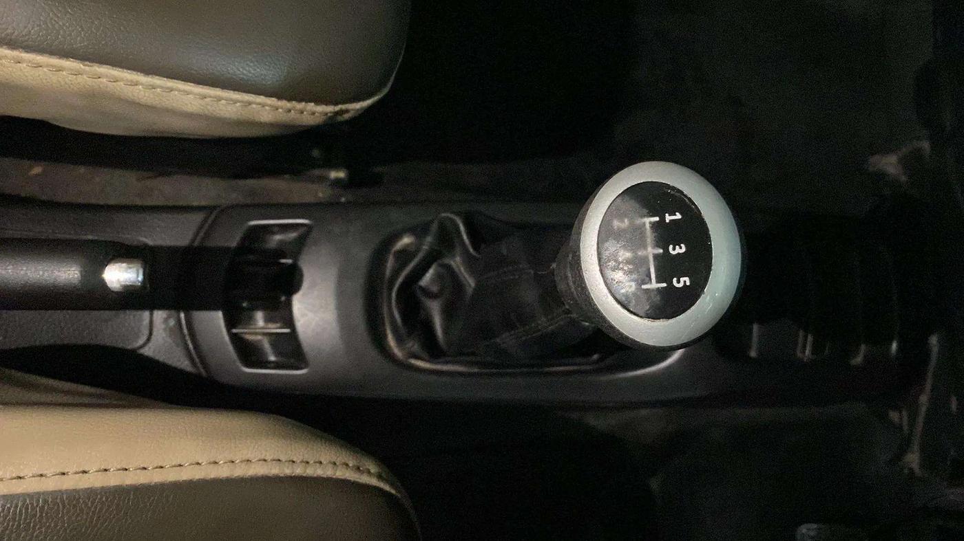 2013 Maruti Wagon R 1.0 VXI, Petrol, Manual, 87,459 km, Gear Lever