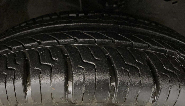 2016 Maruti Wagon R 1.0 VXI, Petrol, Manual, 43,505 km, Right Front Tyre Tread