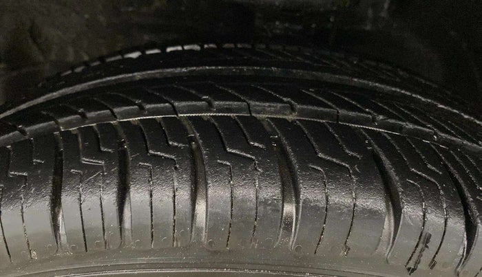 2016 Maruti Wagon R 1.0 VXI, Petrol, Manual, 43,505 km, Left Front Tyre Tread