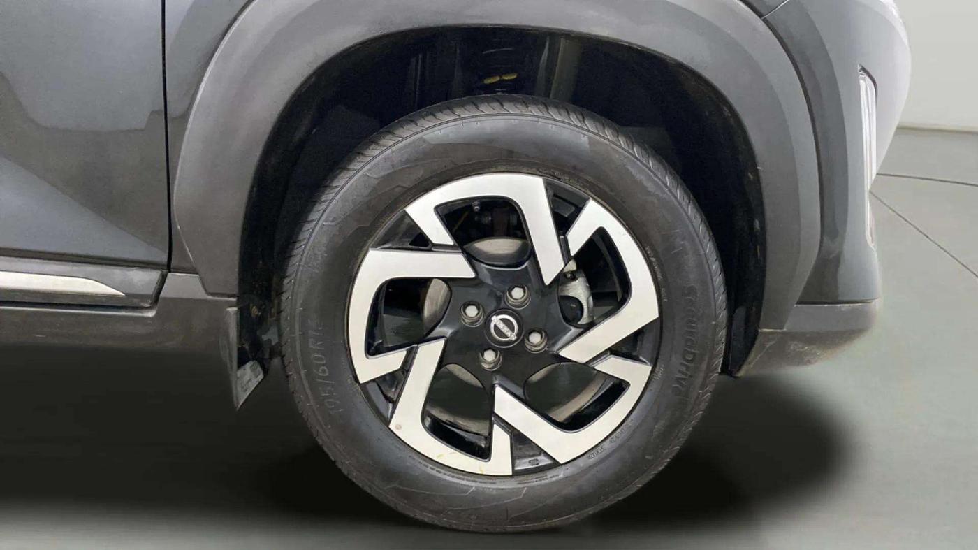 2024 Nissan MAGNITE XV AMT EZ Shift DT, Petrol, Automatic, 8,439 km, Right Front Wheel