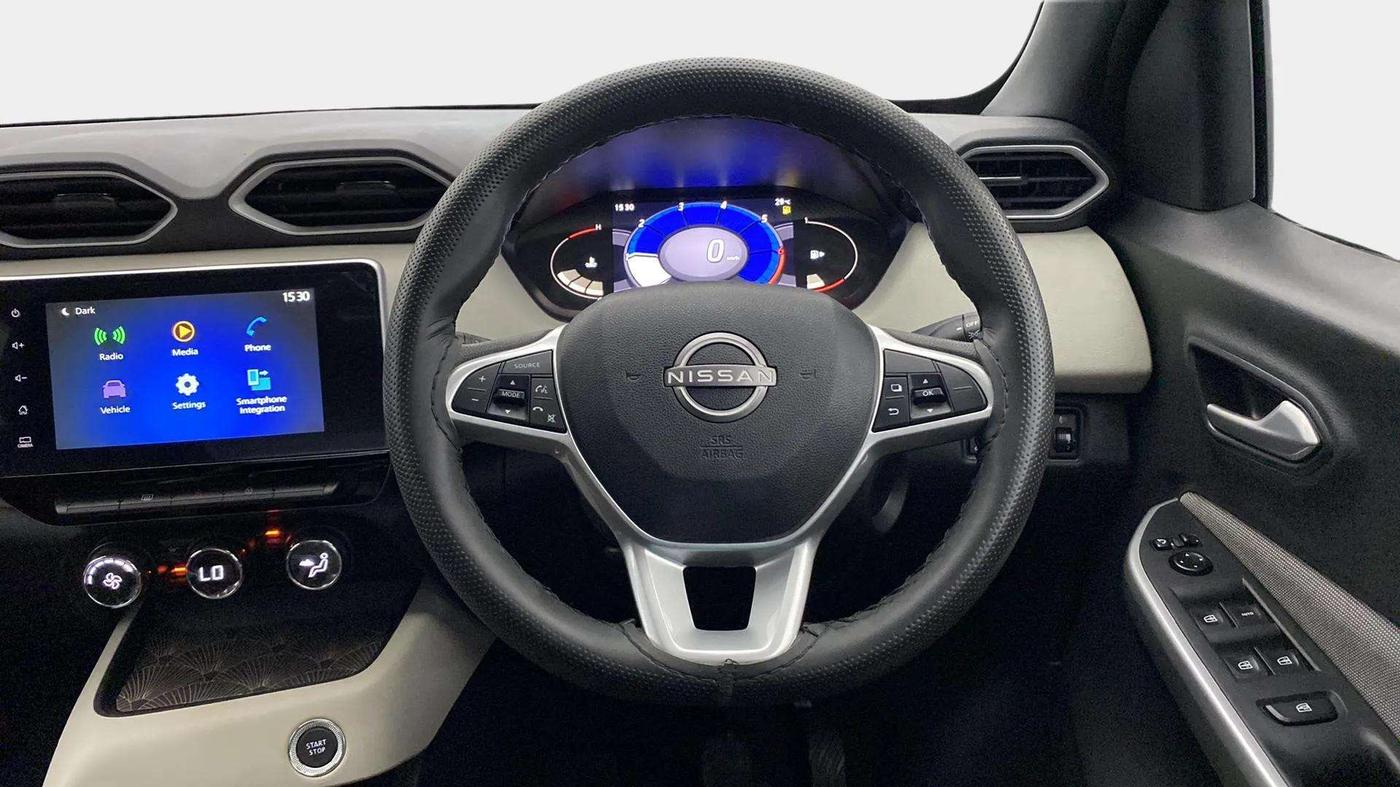 2024 Nissan MAGNITE XV AMT EZ Shift DT, Petrol, Automatic, 8,439 km, Steering Wheel Close Up