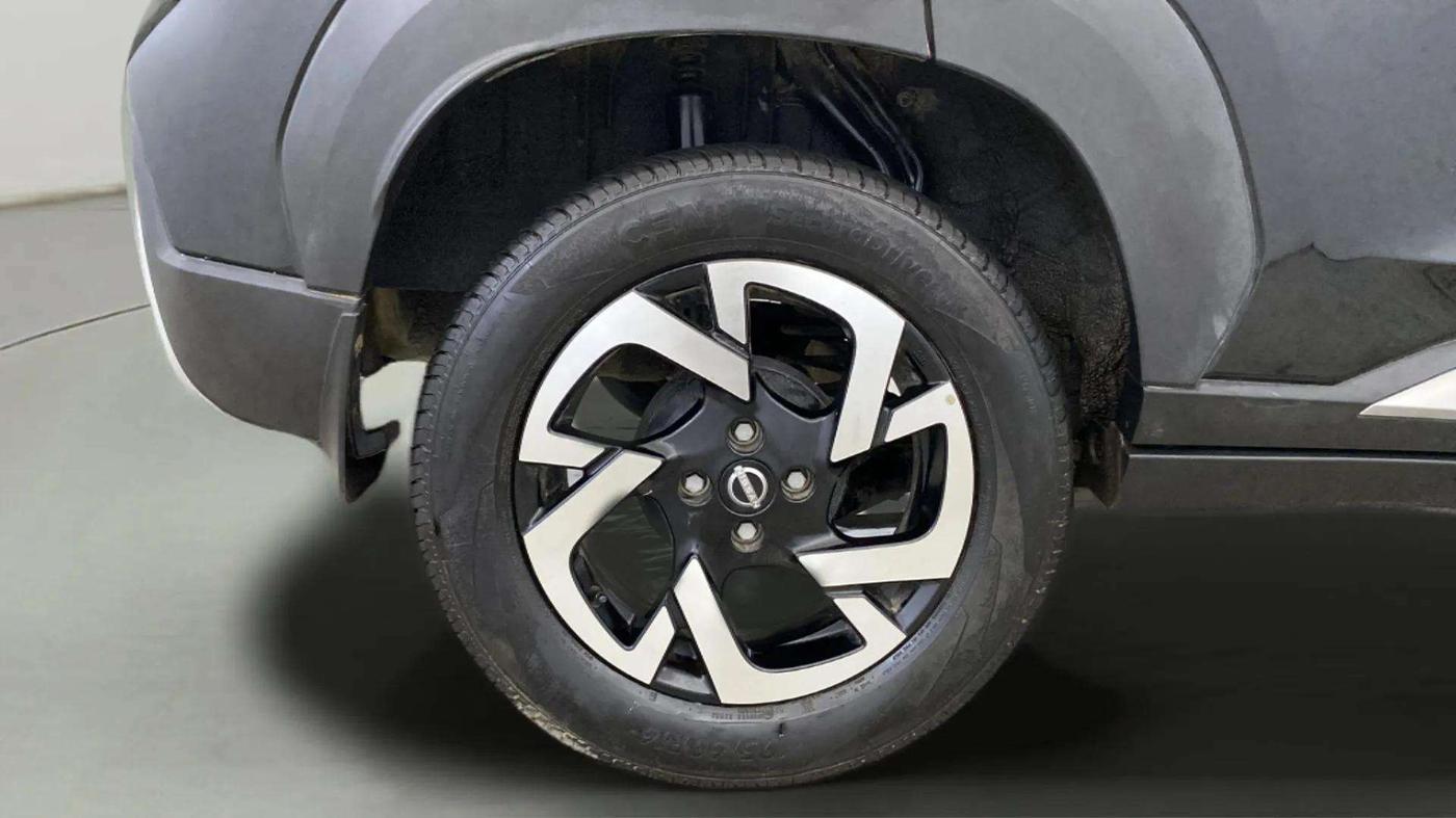 2024 Nissan MAGNITE XV AMT EZ Shift DT, Petrol, Automatic, 8,439 km, Right Rear Tyre Tread