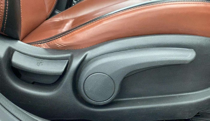 2019 Hyundai Elite i20 SPORTZ PLUS 1.4 CRDI, Diesel, Manual, 83,921 km, Driver Side Adjustment Panel
