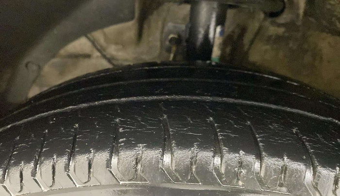 2017 Maruti Dzire VXI AMT, Petrol, Automatic, 41,101 km, Left Front Tyre Tread