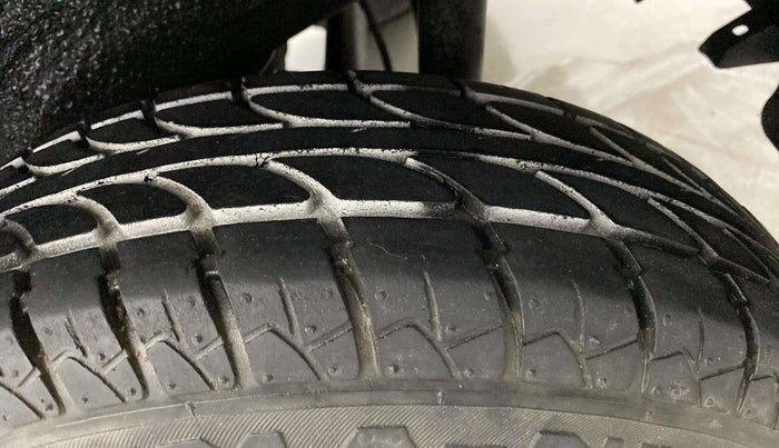 2017 Maruti Wagon R 1.0 LXI, Petrol, Manual, 29,463 km, Left Rear Tyre Tread