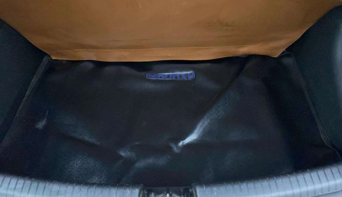 2017 Hyundai Grand i10 SPORTZ (O) AT 1.2 KAPPA VTVT, Petrol, Automatic, 60,153 km, Boot Inside