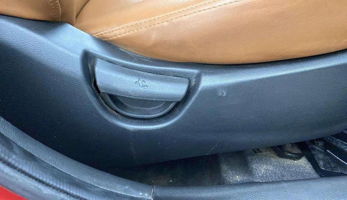 2017 Hyundai Grand i10 SPORTZ (O) AT 1.2 KAPPA VTVT, Petrol, Automatic, 60,153 km, Driver Side Adjustment Panel