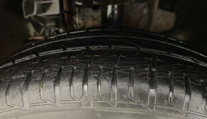 2017 Tata Tiago XZ PETROL, Petrol, Manual, 12,469 km, Left Front Tyre Tread