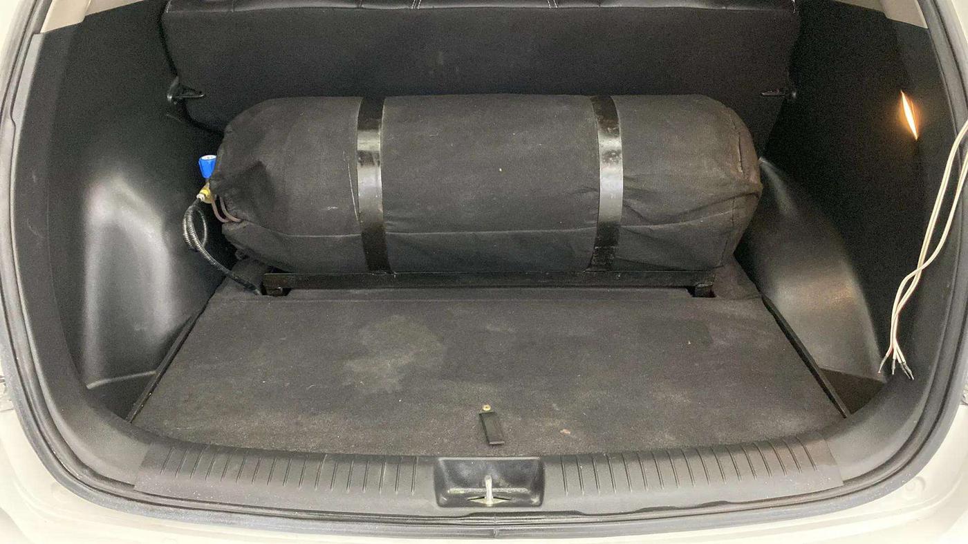 2016 Hyundai Creta E PLUS 1.6 PETROL, CNG, Manual, 39,068 km, Boot Inside