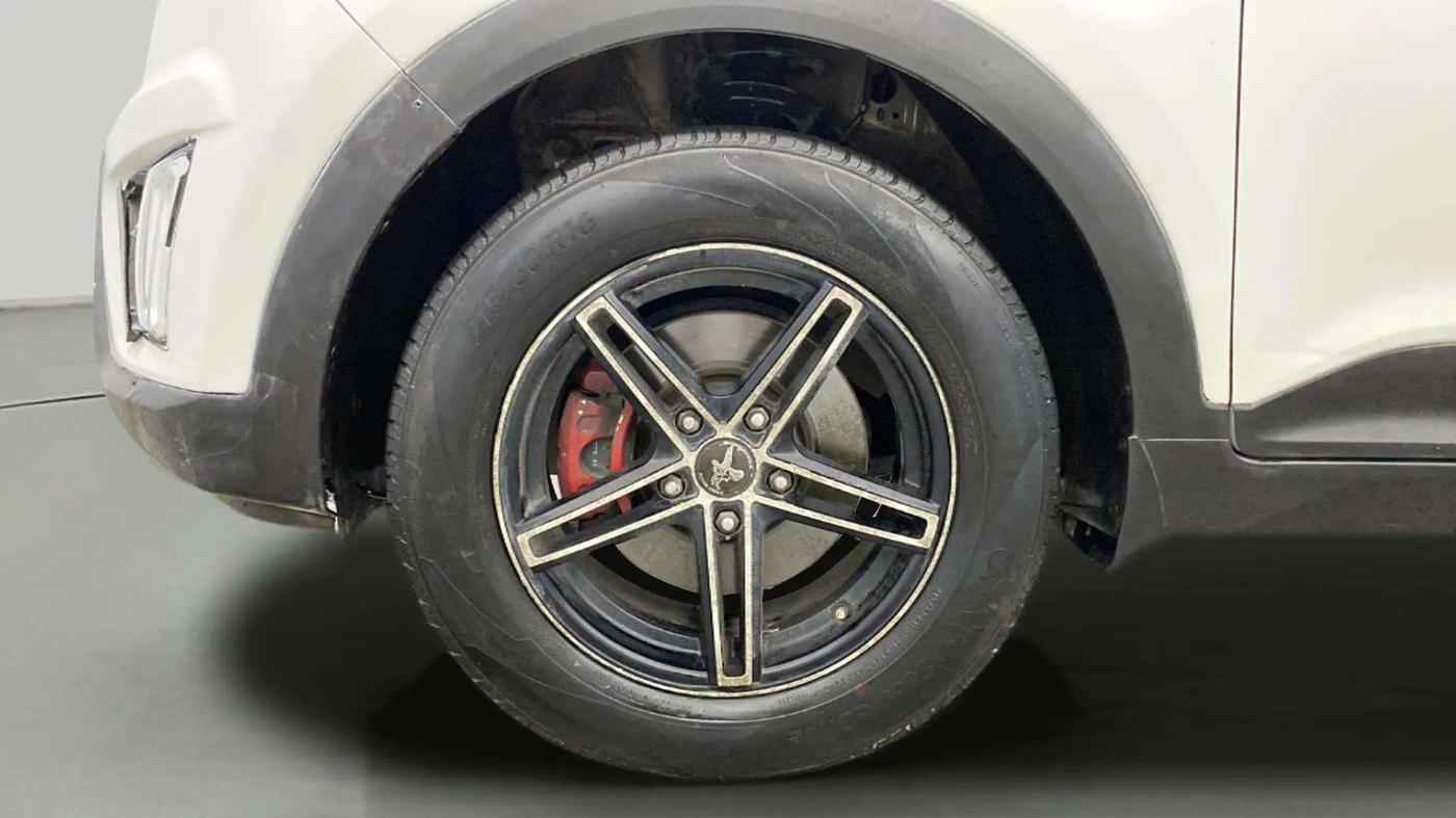 2016 Hyundai Creta E PLUS 1.6 PETROL, CNG, Manual, 39,068 km, Left Front Wheel