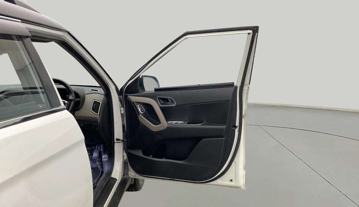 2016 Hyundai Creta E PLUS 1.6 PETROL, CNG, Manual, 39,068 km, RHS Front Door