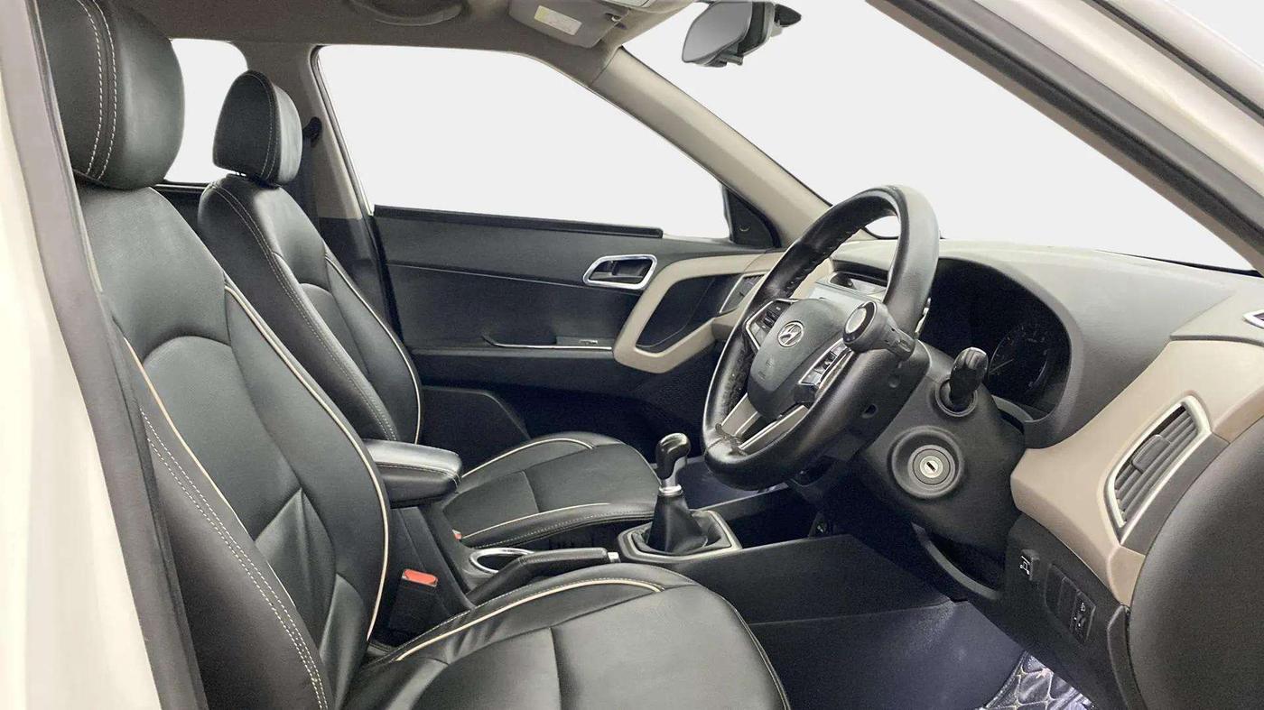 2016 Hyundai Creta E PLUS 1.6 PETROL, CNG, Manual, 39,068 km, Right Side Front Door Cabin