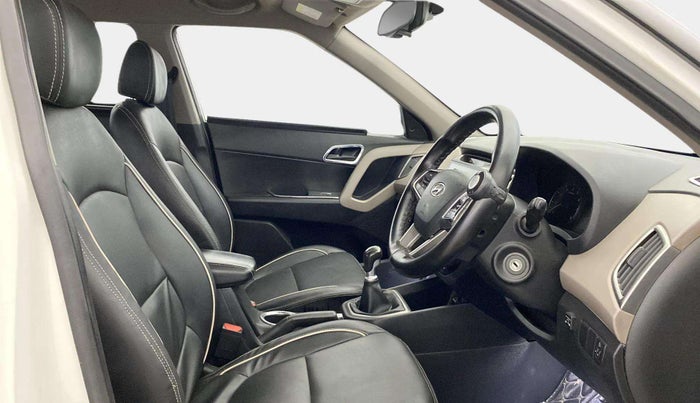 2016 Hyundai Creta E PLUS 1.6 PETROL, CNG, Manual, 39,068 km, Right Side Front Door Cabin
