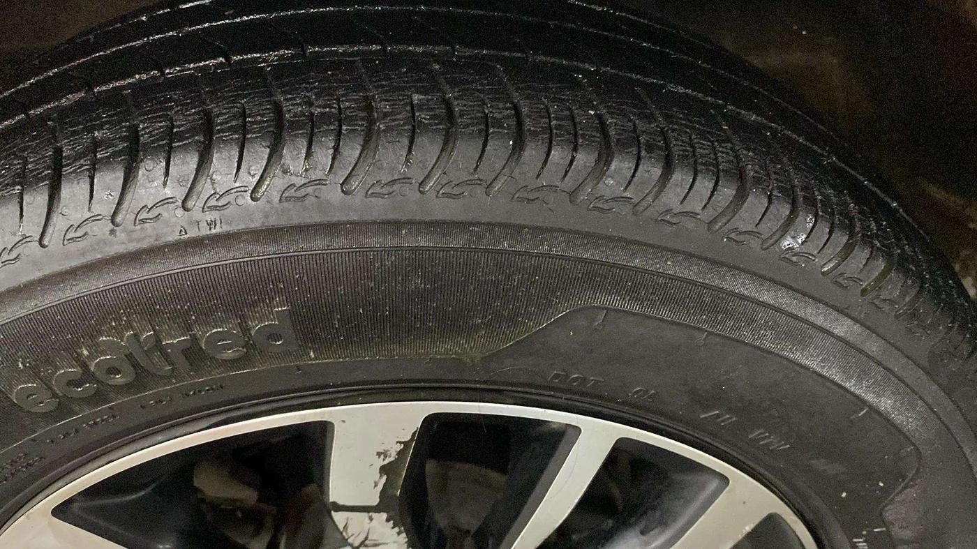 2020 Maruti S PRESSO VXI PLUS AMT, Petrol, Automatic, 29,692 km, Left Front Tyre Tread