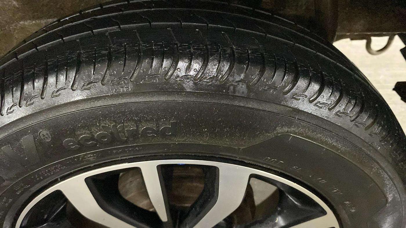 2020 Maruti S PRESSO VXI PLUS AMT, Petrol, Automatic, 29,692 km, Left Rear Tyre Tread