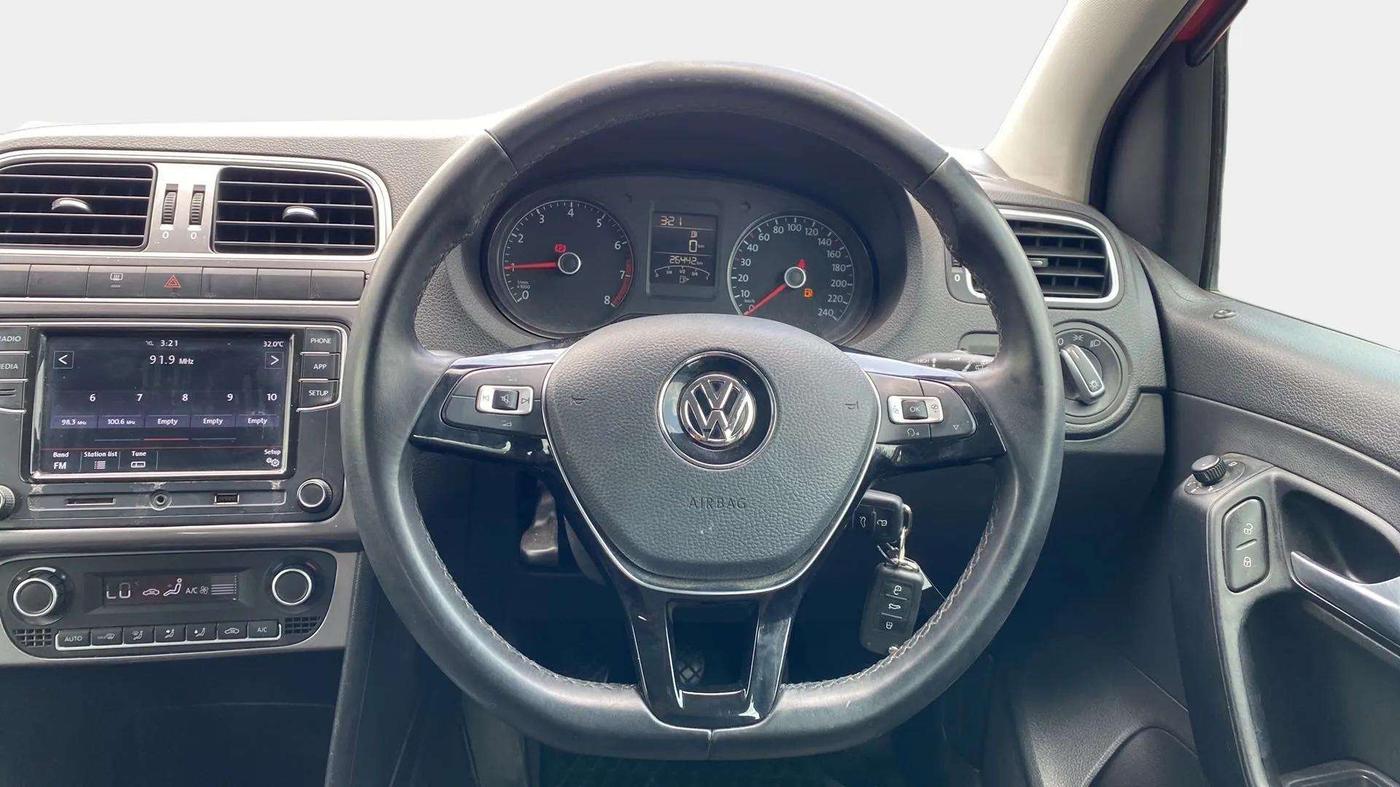 2021 Volkswagen Polo HIGHLINE PLUS 1.0, Petrol, Manual, 26,537 km, Steering Wheel Close Up