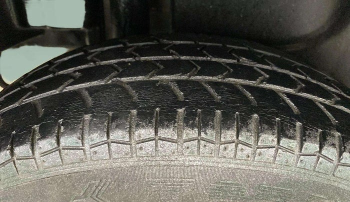 2014 Maruti Swift Dzire VXI, Petrol, Manual, 43,336 km, Right Rear Tyre Tread