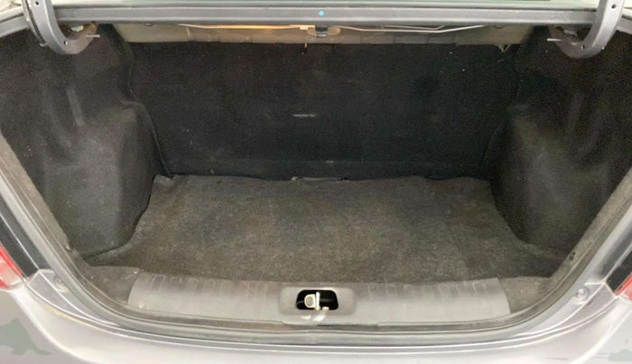 2014 Maruti Swift Dzire VXI, Petrol, Manual, 43,336 km, Boot Inside