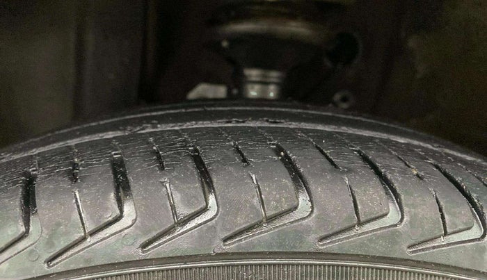 2021 Maruti New Wagon-R LXI CNG (O) 1.0, CNG, Manual, 50,360 km, Left Front Tyre Tread