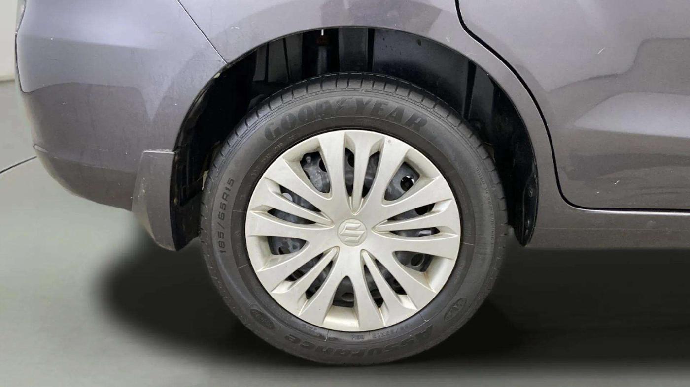 2013 Maruti Ertiga VXI CNG, CNG, Manual, 78,699 km, Right Rear Wheel