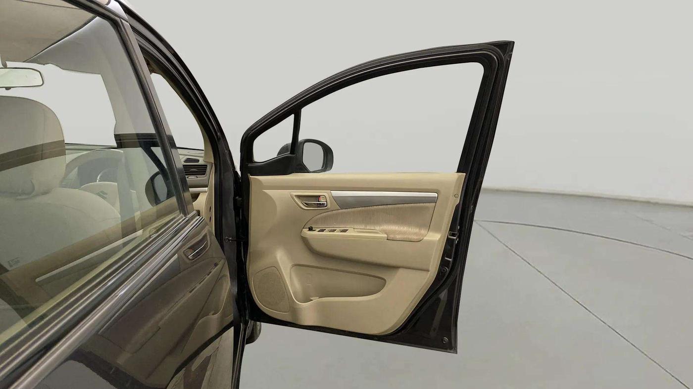 2013 Maruti Ertiga VXI CNG, CNG, Manual, 78,699 km, RHS Front Door