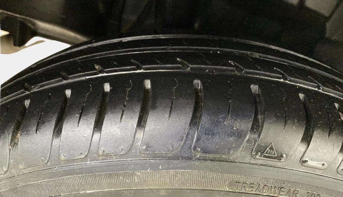 2018 Maruti Swift VXI, Petrol, Manual, 62,516 km, Right Rear Tyre Tread