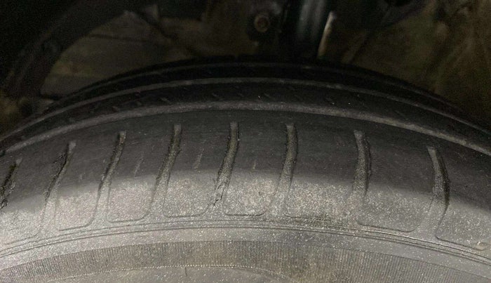 2018 Maruti Swift VXI, Petrol, Manual, 62,516 km, Left Front Tyre Tread
