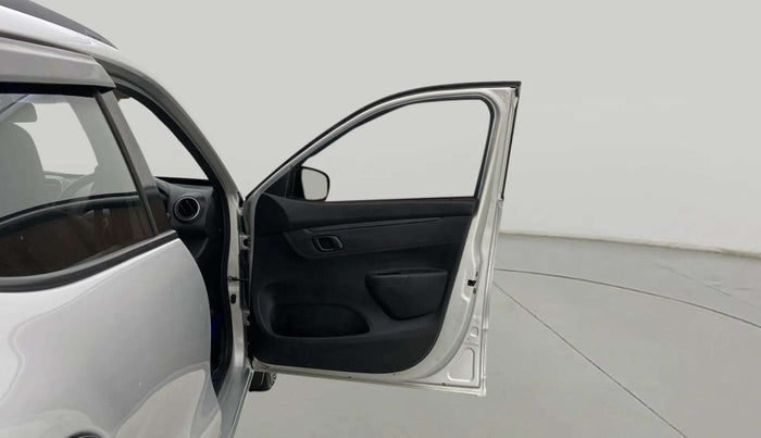 2018 Renault Kwid RXL, Petrol, Manual, 67,211 km, RHS Front Door