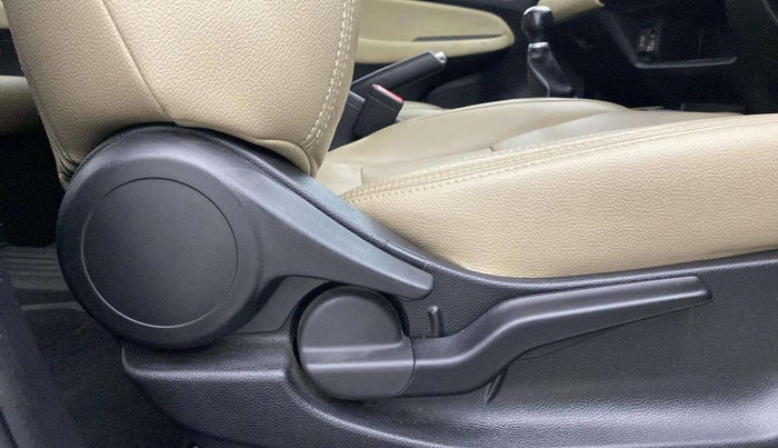 2022 Honda City 1.5L I-VTEC VX, Petrol, Manual, 39,548 km, Driver Side Adjustment Panel