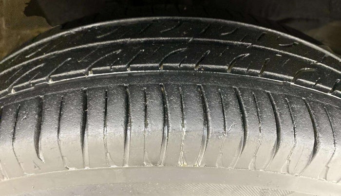 2015 Maruti Wagon R 1.0 VXI, Petrol, Manual, 75,528 km, Right Front Tyre Tread