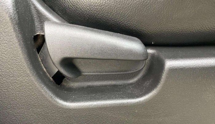 2015 Maruti Wagon R 1.0 VXI, Petrol, Manual, 75,528 km, Driver Side Adjustment Panel