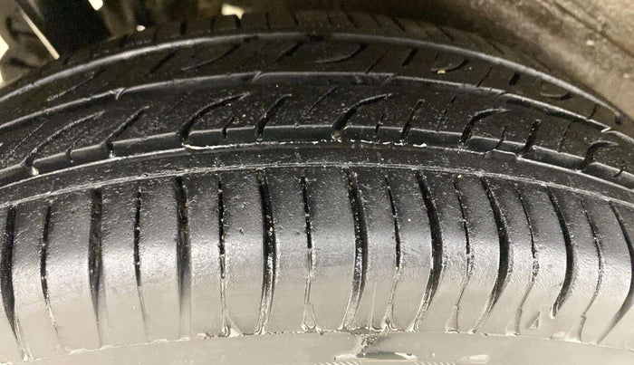 2015 Maruti Wagon R 1.0 VXI, Petrol, Manual, 75,528 km, Right Rear Tyre Tread
