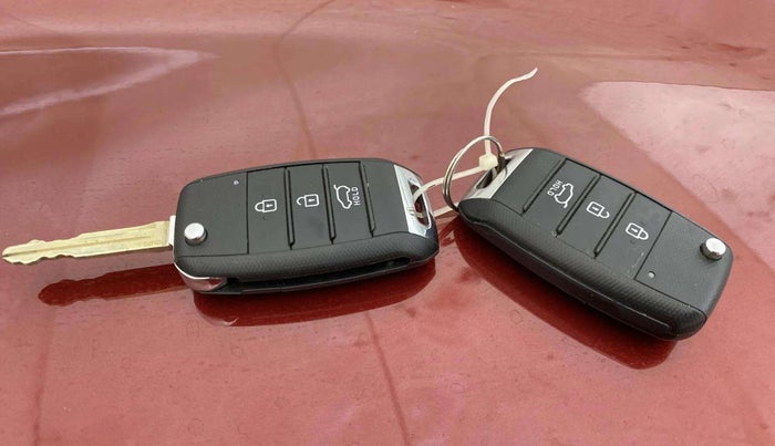 2020 KIA SONET HTK PLUS 1.2, Petrol, Manual, 26,342 km, Key Close Up
