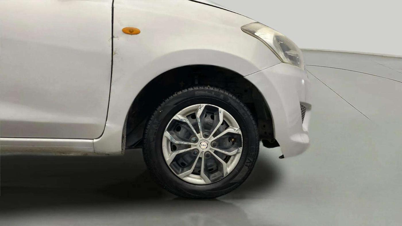 2017 Datsun Go Plus ANNIVERSARY EDITION, Petrol, Manual, 44,350 km, Right Front Wheel