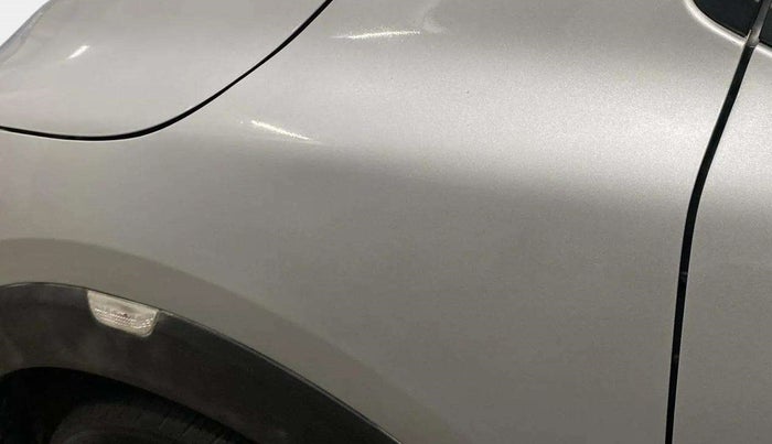 2020 Renault TRIBER RXZ, Petrol, Manual, 30,428 km, Left fender - Lining loose
