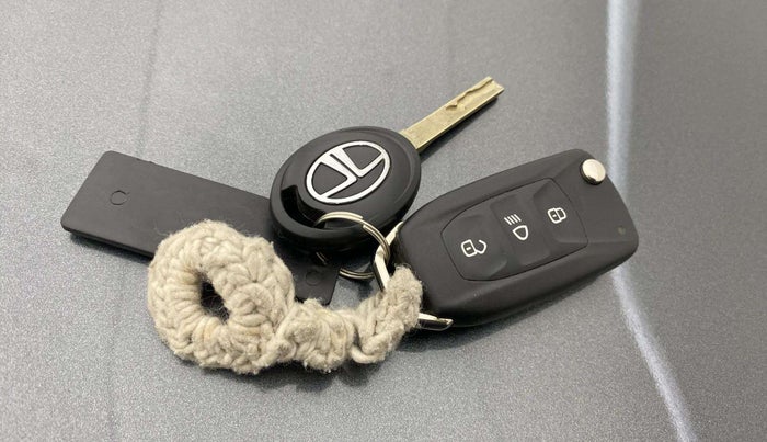 2023 Tata Tiago XZ PLUS CNG, CNG, Manual, 35,685 km, Key Close Up