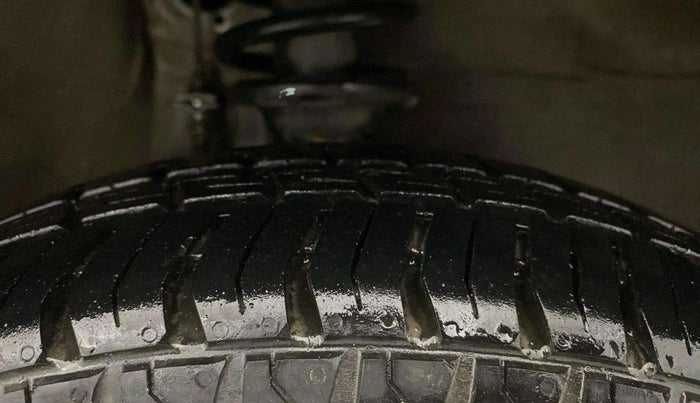 2015 Maruti Alto 800 LXI, Petrol, Manual, 29,402 km, Right Front Tyre Tread