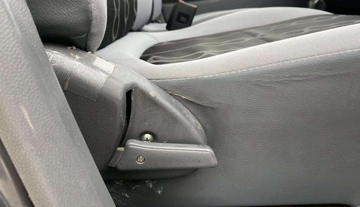 2015 Maruti Alto 800 LXI, Petrol, Manual, 29,402 km, Driver Side Adjustment Panel