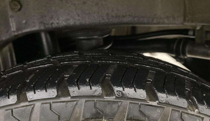 2015 Maruti Alto 800 LXI, Petrol, Manual, 29,402 km, Left Rear Tyre Tread