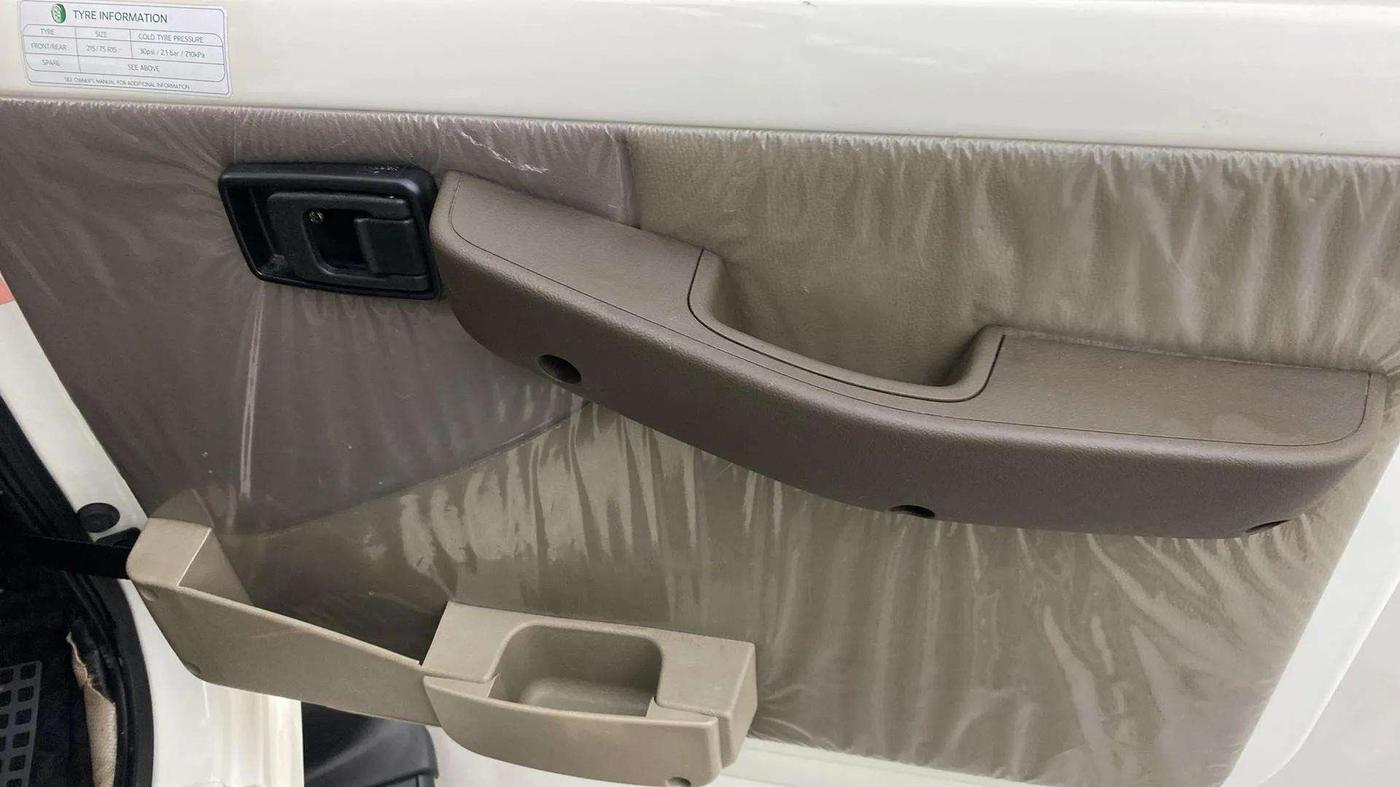 2024 Mahindra Bolero B6 (O), Diesel, Manual, 19,385 km, Driver Side Door Panels Control