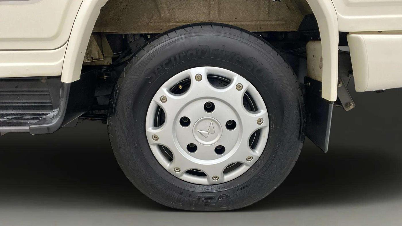2024 Mahindra Bolero B6 (O), Diesel, Manual, 19,385 km, Left Rear Wheel