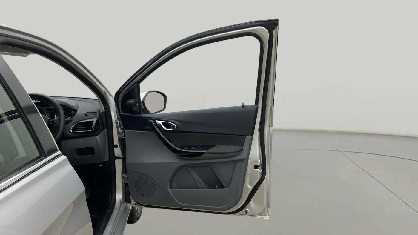 2017 Tata TIGOR XZ (O) PETROL, Petrol, Manual, 26,193 km, RHS Front Door