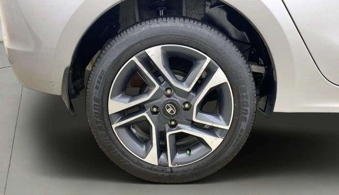 2017 Tata TIGOR XZ (O) PETROL, Petrol, Manual, 26,193 km, Right Rear Wheel