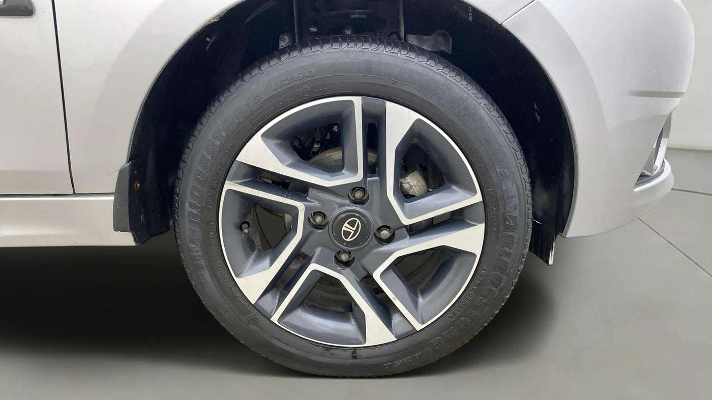 2017 Tata TIGOR XZ (O) PETROL, Petrol, Manual, 26,193 km, Right Front Wheel