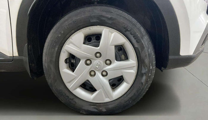 2020 Hyundai VENUE S 1.2, Petrol, Manual, 48,005 km, Right Front Wheel