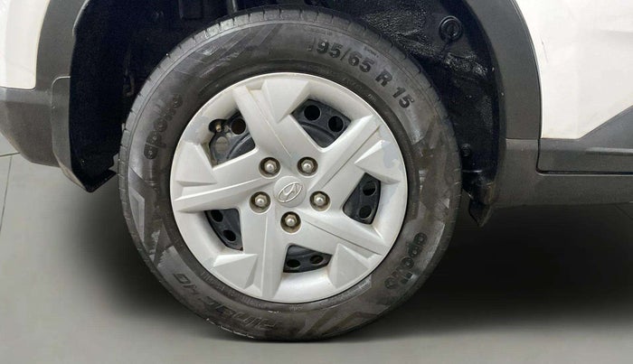 2020 Hyundai VENUE S 1.2, Petrol, Manual, 48,005 km, Right Rear Wheel