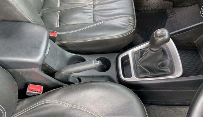 2021 Hyundai VENUE S+ 1.2, CNG, Manual, 37,670 km, Gear Lever