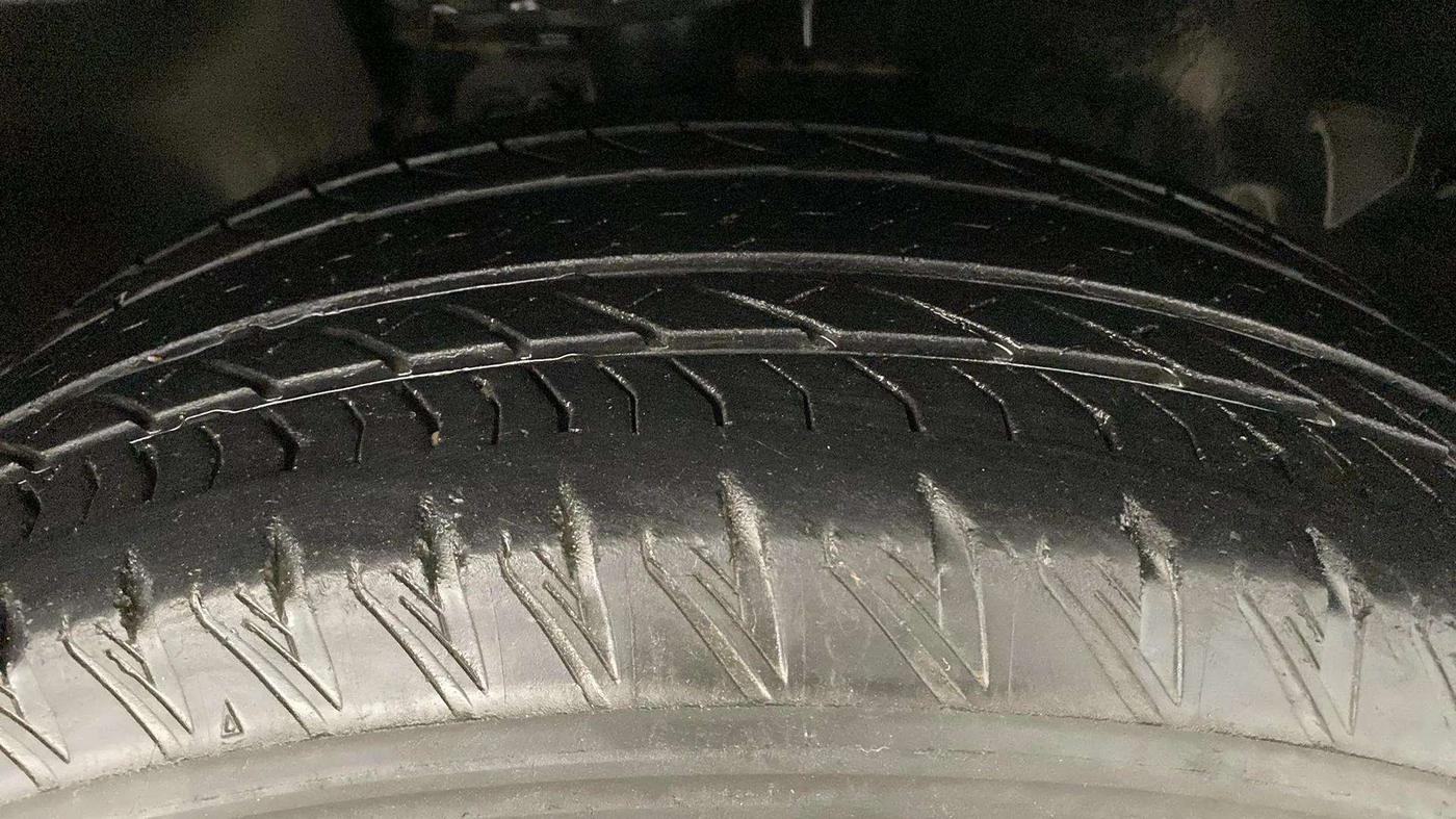 2021 Tata Harrier XZ PLUS 2.0L DARK EDITION, Diesel, Manual, 49,195 km, Right Front Tyre Tread