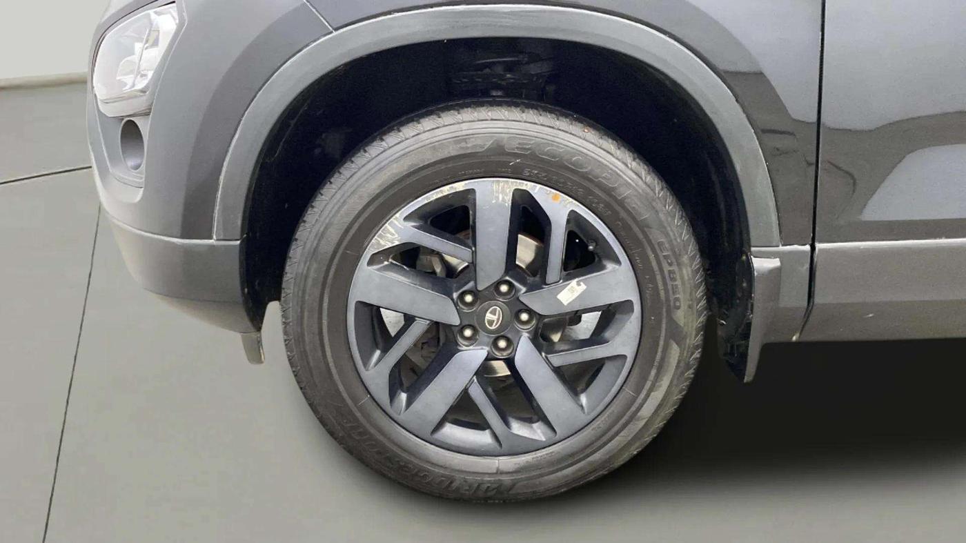 2021 Tata Harrier XZ PLUS 2.0L DARK EDITION, Diesel, Manual, 49,195 km, Left Front Wheel